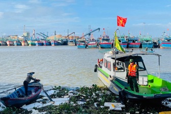 Hỗ trợ tiền cho người dân sơ tán tránh bão Kalmaegi