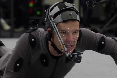 Hậu trường của bộ phim “The Hobbit: The Desolation of Smaug” cho thấy cách diễn viên Benedict Cumberbatch hóa thân thành con rồng Smaug trong phim.