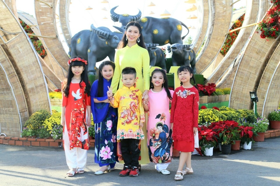 Ngắm đường hoa nghệ thuật Cần Thơ trước giờ đóng cửa - 8 Ngắm đường hoa nghệ thuật Cần Thơ trước giờ đóng cửa - 8