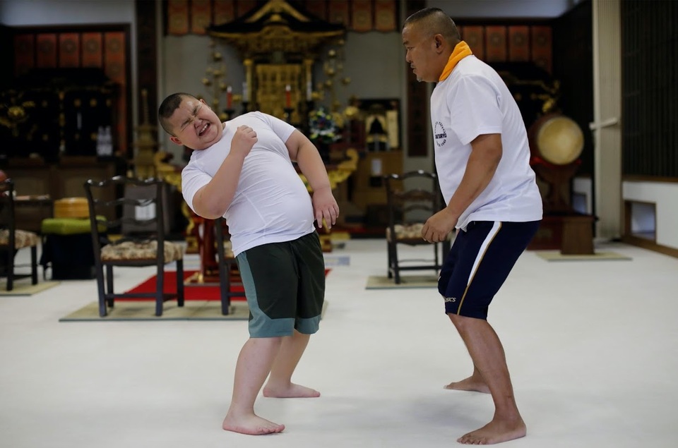 Nhà vô địch sumo Nhật Bản ở tuổi lên 10 - 5 Nhà vô địch sumo Nhật Bản ở tuổi lên 10 - 5