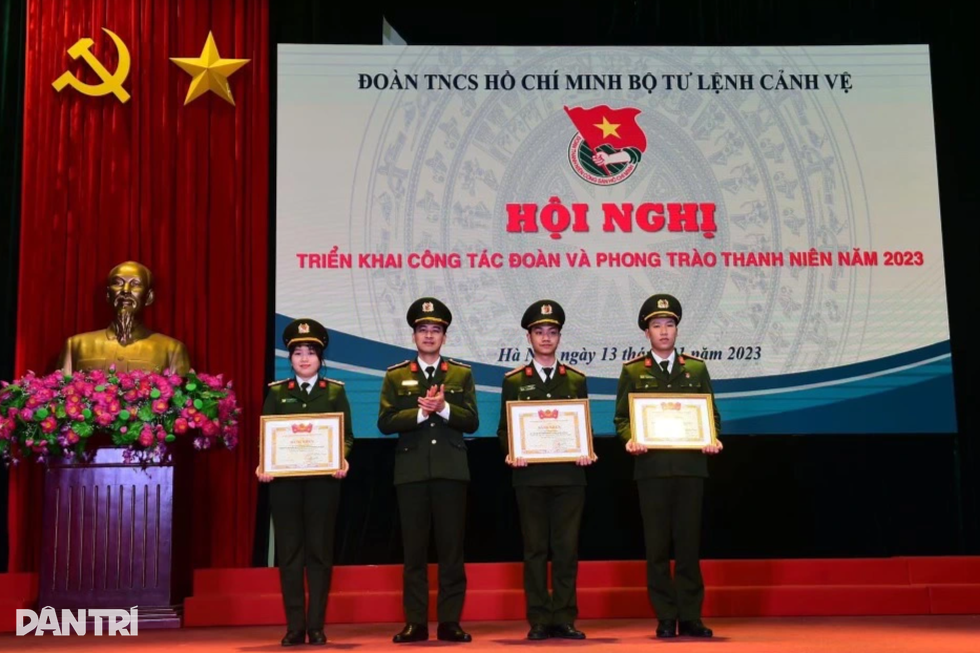 Từ cô bé mê mỹ thuật thành nữ xạ thủ đoạt 7 HCV cho Bộ Tư lệnh Cảnh vệ - 5 Từ cô bé mê mỹ thuật thành nữ xạ thủ đoạt 7 HCV cho Bộ Tư lệnh Cảnh vệ - 5