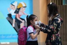 Trẻ không tiêm vaccine Covid-19 có bị hạn chế đi học trực tiếp?