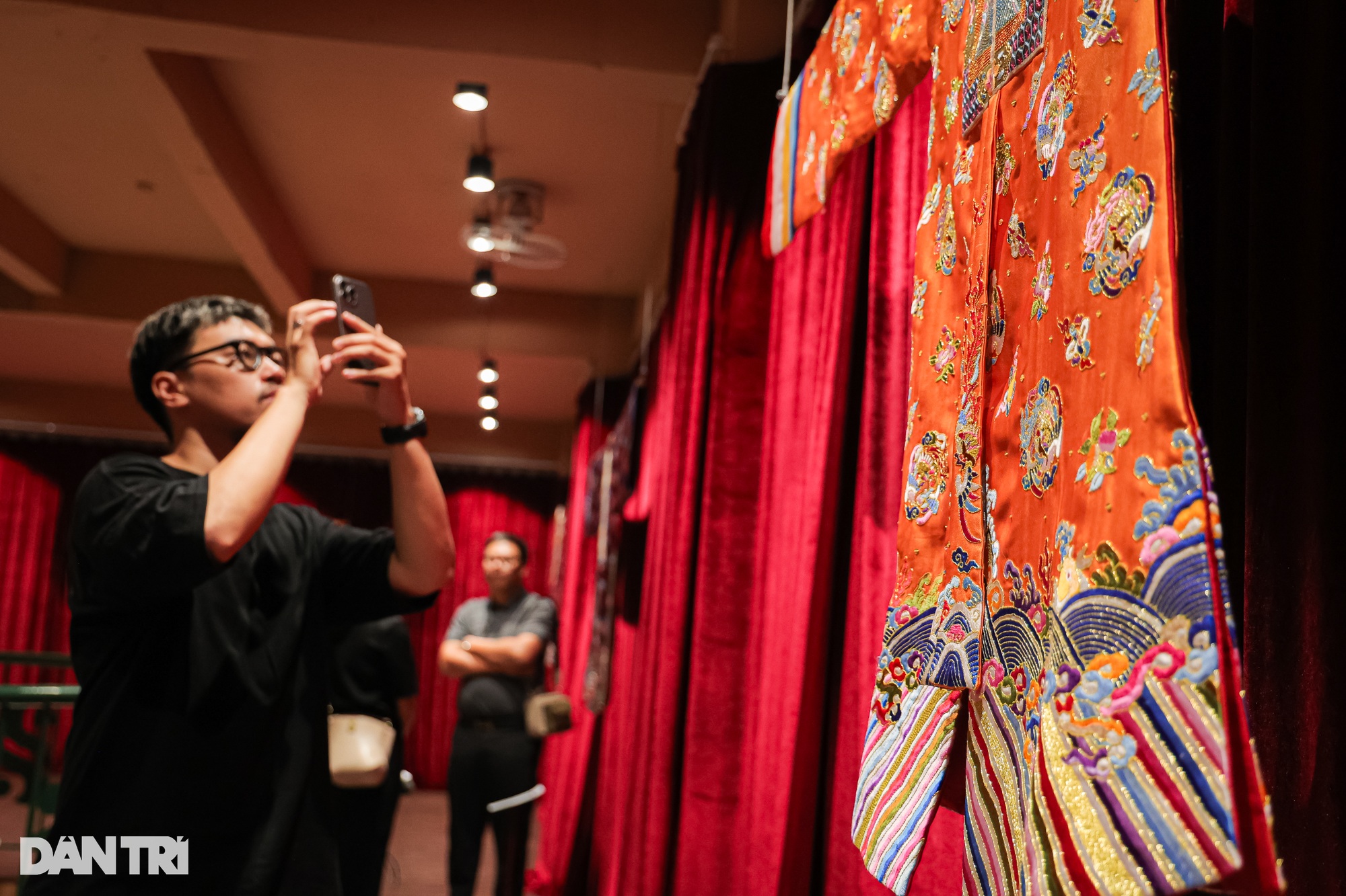 Recréation élaborée des costumes vietnamiens de la dynastie Nguyen à partir du patrimoine original - 11