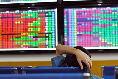 Cổ phiếu giảm giá đồng loạt, thanh khoản èo uột