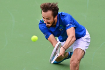 Medvedev, Alcaraz vào tứ kết Indian Wells