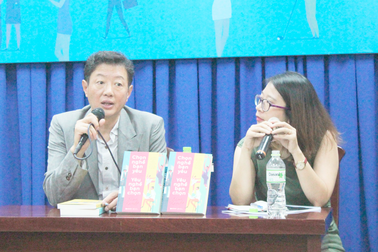 Giáo sư Hàn Quốc “mách” SV Việt cách chọn công việc yêu thích