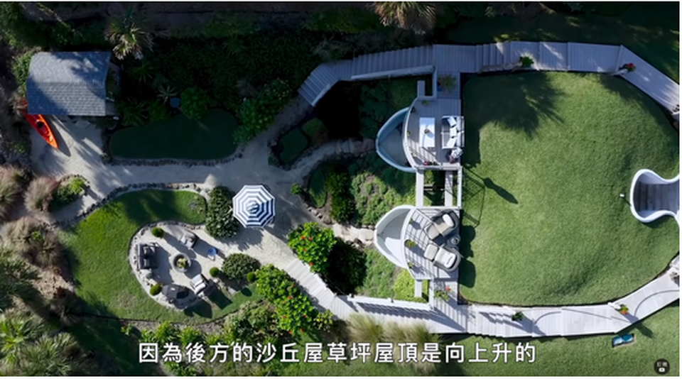 Người đàn ông đào đất, xây nhà dưới cồn cát tạo nên tuyệt tác đẹp không ngờ - 3 Người đàn ông đào đất, xây nhà dưới cồn cát tạo nên tuyệt tác đẹp không ngờ - 3