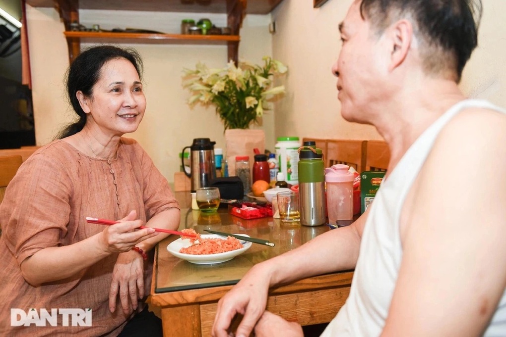 NSND Lan Hương tuổi 63: Thích vào bếp nấu ăn, chưa từng cãi nhau với chồng - 1 NSND Lan Hương tuổi 63: Thích vào bếp nấu ăn, chưa từng cãi nhau với chồng - 1