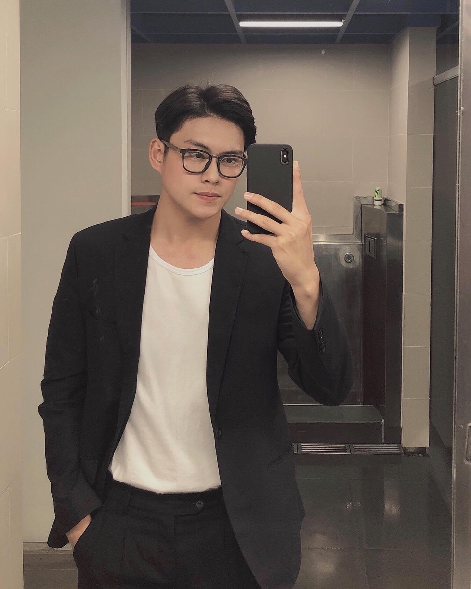 “Soái ca học đường” Vũ Thái Hưng nói về cám dỗ tình tiền khi làm người mẫu - 6 “Soái ca học đường” Vũ Thái Hưng nói về cám dỗ tình tiền khi làm người mẫu - 6