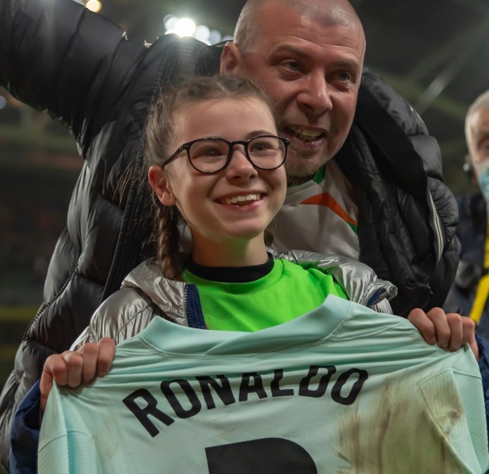 Bé gái tiết lộ kế hoạch chi tiết để nhận quà từ C.Ronaldo - 3 Bé gái tiết lộ kế hoạch chi tiết để nhận quà từ C.Ronaldo - 3