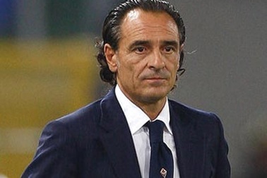 HLV Fiorentina e ngại Liverpool