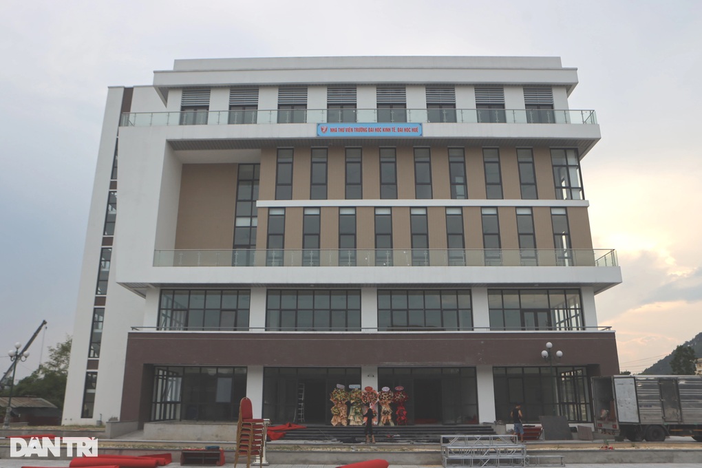 Thư viện 5 tầng ở khu quy hoạch Đại học Huế sẽ phục vụ 10.000 sinh viên - 2 Thư viện 5 tầng ở khu quy hoạch Đại học Huế sẽ phục vụ 10.000 sinh viên - 2