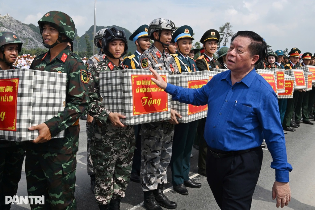 A80 là sự kiện đỉnh cao, cần lan tỏa mạnh mẽ hơn nữa làn sóng yêu nước - 3 A80 là sự kiện đỉnh cao, cần lan tỏa mạnh mẽ hơn nữa làn sóng yêu nước - 3