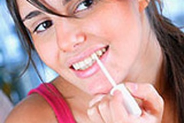 Vì sao thuốc tẩy trắng răng có hại?