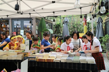 Phố Sách Hà Nội "hồi sinh", trở thành điểm đến văn hóa hấp dẫn