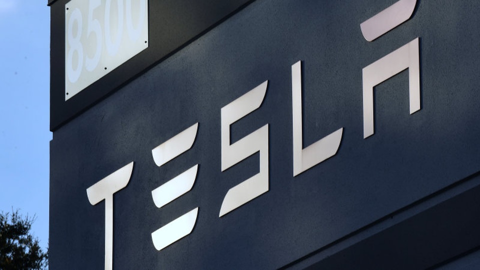 Vì sao giá cổ phiếu Tesla bỗng tăng vọt? - 1 Vì sao giá cổ phiếu Tesla bỗng tăng vọt? - 1