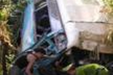 Vụ tai nạn ở Kon Tum qua lời kể của hai người thoát chết