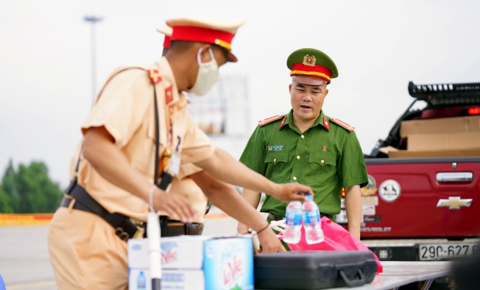 CSGT toàn quốc truy tài xế dùng ma túy, uống rượu bia, thích tốc độ - 3 CSGT toàn quốc truy tài xế dùng ma túy, uống rượu bia, thích tốc độ - 3