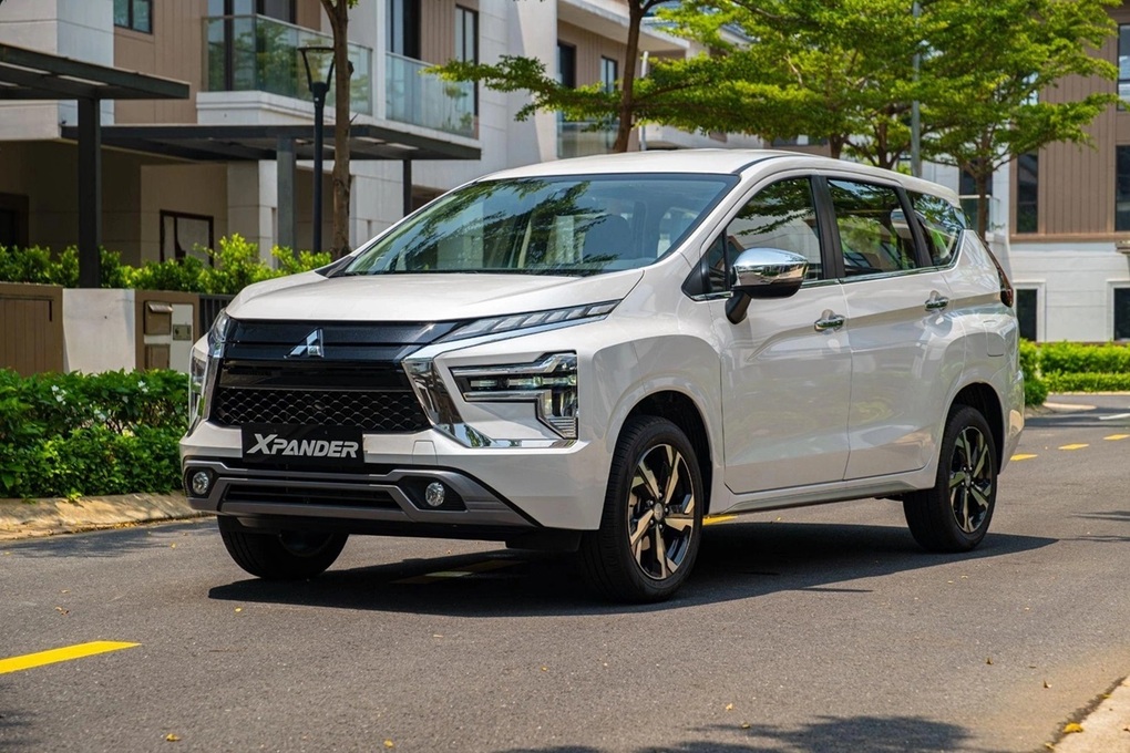 Giá tiền tỷ, mẫu MPV cỡ lớn này vẫn bán chạy hơn phần lớn xe 7 chỗ giá rẻ - 1 Giá tiền tỷ, mẫu MPV cỡ lớn này vẫn bán chạy hơn phần lớn xe 7 chỗ giá rẻ - 1