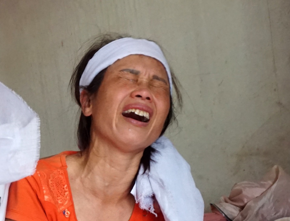 Người cha òa khóc: Con gái tôi mất rồi, cô ơi cho tôi bay sớm với - 6 Người cha òa khóc: Con gái tôi mất rồi, cô ơi cho tôi bay sớm với - 6