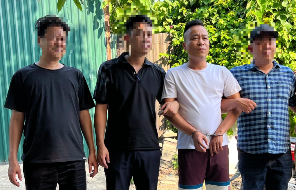 CSGT phối hợp bắt giữ đối tượng mang lệnh truy nã tội giết người - 1 CSGT phối hợp bắt giữ đối tượng mang lệnh truy nã tội giết người - 1