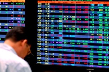 Hơn 69.000 tỉ đồng bị “cuốn phăng” khỏi thị trường chứng khoán Việt