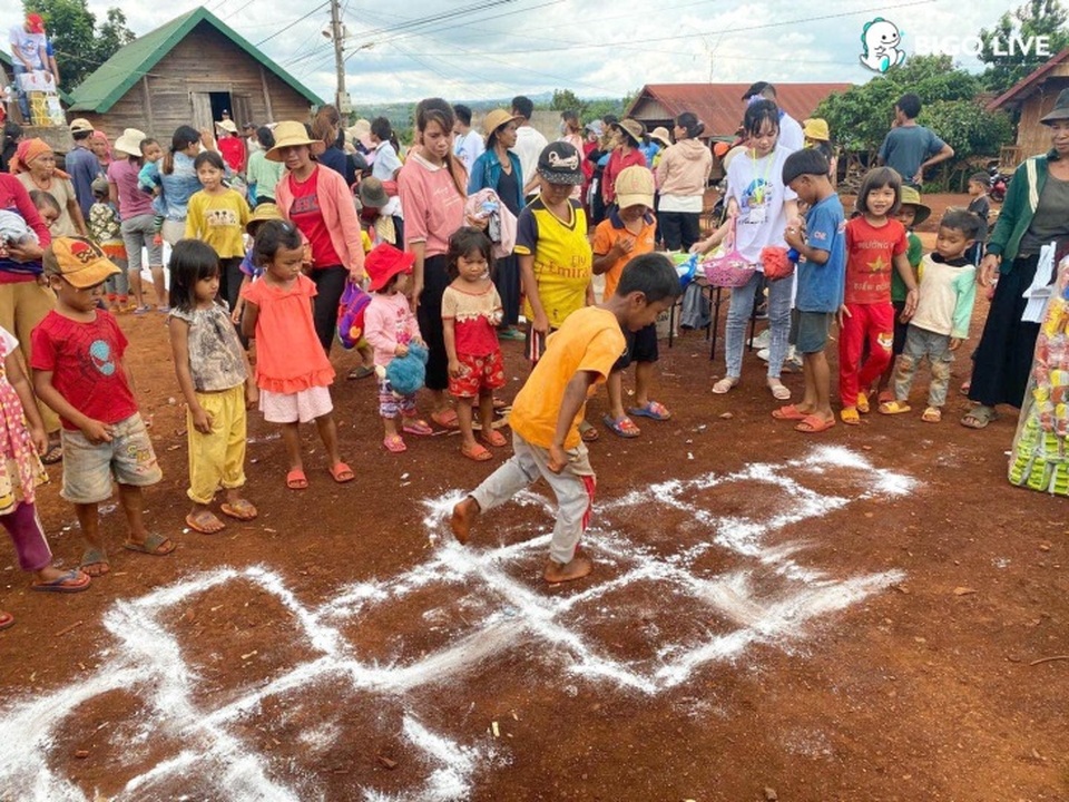 Bigo Live, mang Trung thu đến với huyện nghèo Ea H’leo - 1