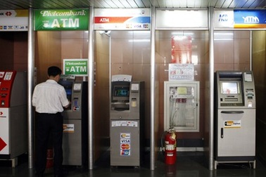 Chủ tịch Hội thẻ Ngân hàng VN: Tăng phí vẫn không đủ bù lỗ ATM