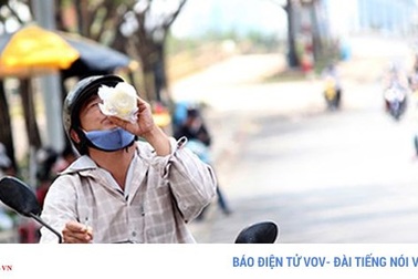 Những điều cần lưu ý khi đi xe máy dưới trời nắng nóng