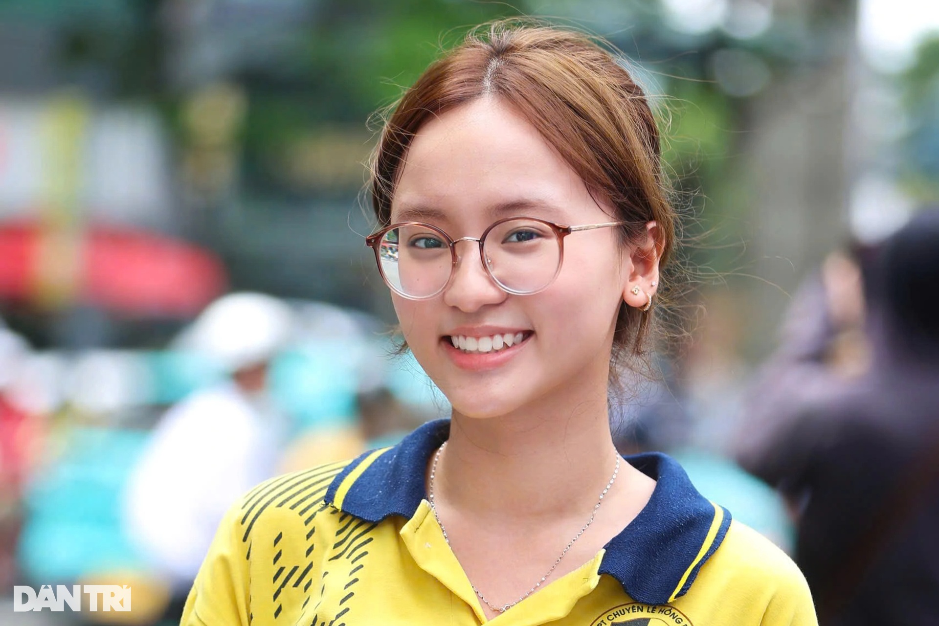 고등학교 졸업 시험 에세이에 자신감을 가진 호치민시 지원자 - 4 Thí sinh TPHCM tự tin với đề văn thi tốt nghiệp THPT - 4