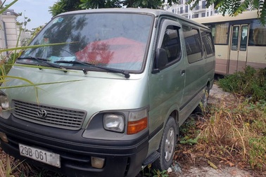 Học sinh lớp 4 bị bỏ quên trên xe đưa đón: Sở GD&ĐT yêu cầu kiểm điểm