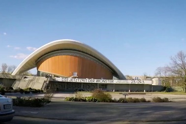 Vi vu du lịch giá rẻ khắp Berlin Đức trên xe bus hai tầng