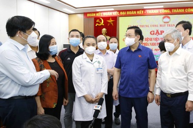 Chủ tịch Quốc hội: Ngành y đặt lợi ích quốc gia, dân tộc lên trên hết