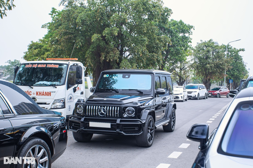 Dàn siêu xe trăm tỷ đồng hội tụ tại Hà Nội với nhiều mẫu được độ khủng - 14 Dàn siêu xe trăm tỷ đồng hội tụ tại Hà Nội với nhiều mẫu được độ khủng - 14