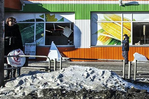 Thợ lặn lùng sục hồ băng tìm mảnh vỡ thiên thạch tại Nga