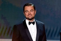 Leonardo DiCaprio bị mỉa mai vì thoát khỏi thảm họa cháy rừng bằng phi cơ