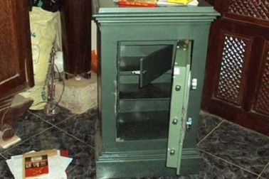 Trung tâm y tế huyện bị trộm két sắt chứa gần 200 triệu