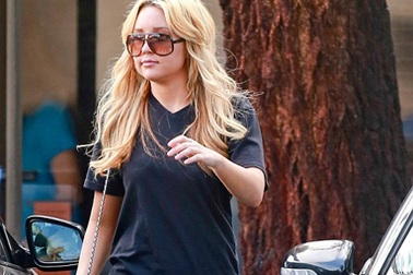 "Ngôi sao tâm thần" Amanda Bynes trông đã khỏe hơn