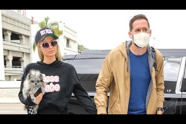 Paris Hilton xuất hiện bên bạn trai