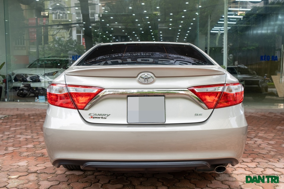 Toyota Camry nhập Mỹ 5 năm tuổi vẫn có giá ngang Camry 2.5Q đập hộp - 8 Toyota Camry nhập Mỹ 5 năm tuổi vẫn có giá ngang Camry 2.5Q đập hộp - 8