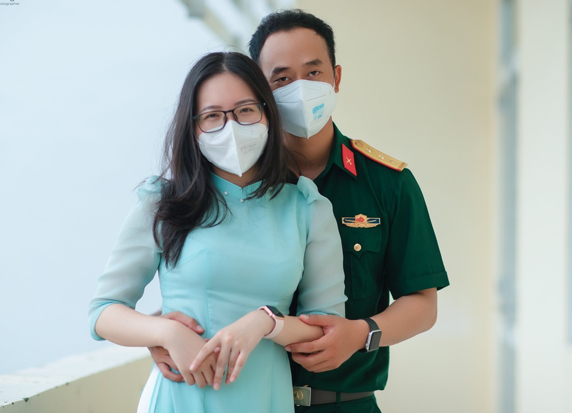 Anh bộ đội vào TP.HCM chống dịch rước luôn cô tình nguyện xinh đẹp làm vợ - 5 Anh bộ đội vào TP.HCM chống dịch rước luôn cô tình nguyện xinh đẹp làm vợ - 5