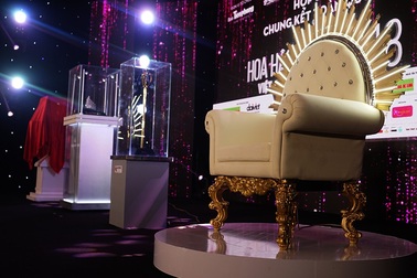 Nhìn ngắm chiếc ghế đăng quang của tân hoa hậu Việt Nam 2018