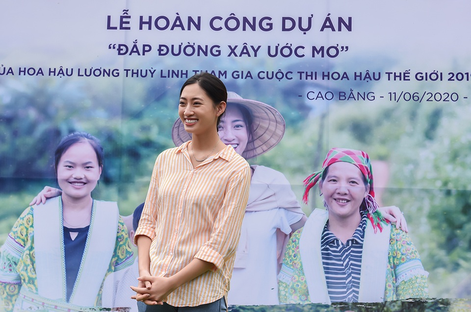 Lương Thùy Linh khánh thành dự án nhân ái “Đắp đường xây ước mơ” - 5 Lương Thùy Linh khánh thành dự án nhân ái “Đắp đường xây ước mơ” - 5
