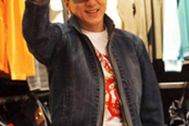 Thành Long thiết kế và kinh doanh thời trang