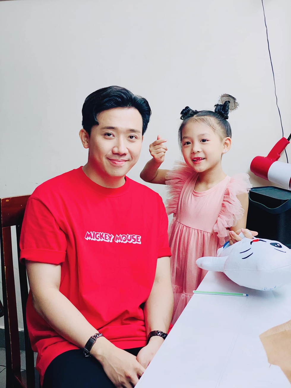 Chuyện ít biết về cô bé Hà Nội 12 tuổi hát nhạc đỏ với bà hút 46 triệu view - 3 Chuyện ít biết về cô bé Hà Nội 12 tuổi hát nhạc đỏ với bà hút 46 triệu view - 3