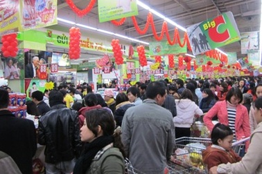 “Biển người” sắm tết, siêu thị chật cứng
