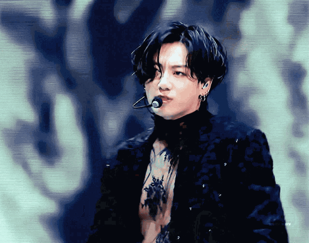 Tranh cãi về màn trình diễn của Jungkook tại lễ khai mạc World Cup 2022 - 10 Tranh cãi về màn trình diễn của Jungkook tại lễ khai mạc World Cup 2022 - 10