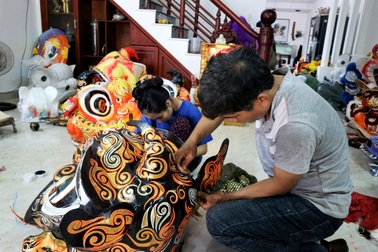 Nghề làm lân truyền thống Hội An nỗ lực vượt qua mùa dịch