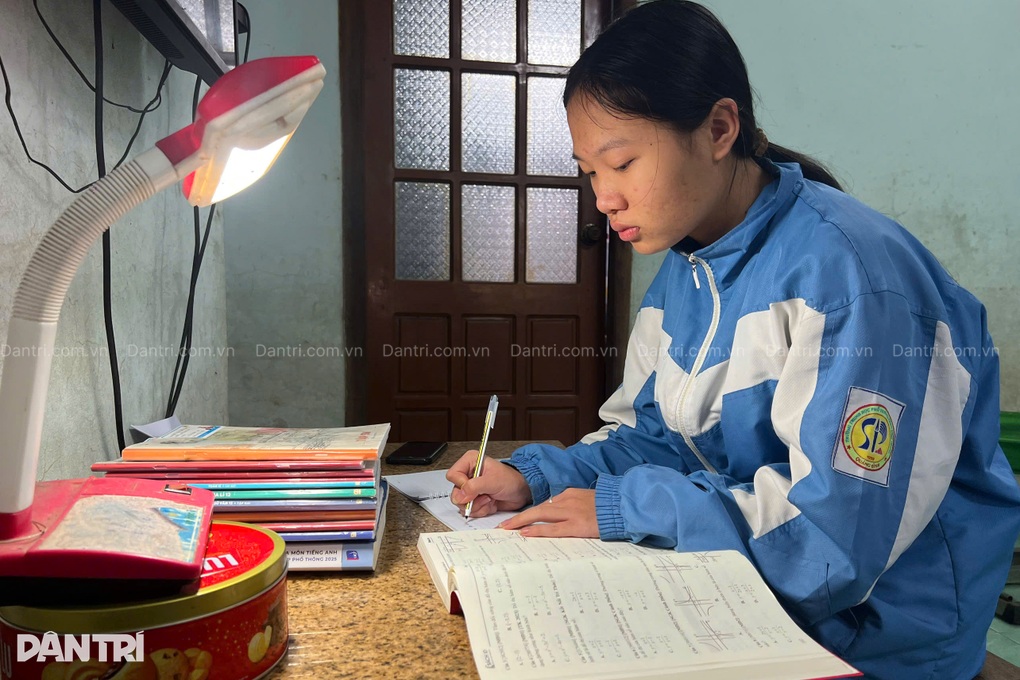 Bố mẹ lần lượt qua đời, 4 đứa trẻ tội nghiệp sống cảnh ly tán - 5 Bố mẹ lần lượt qua đời, 4 đứa trẻ tội nghiệp sống cảnh ly tán - 5
