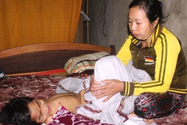 Mắc bệnh hiếm gặp, học sinh lớp 2 “đếm ngược” thời gian chờ chết!